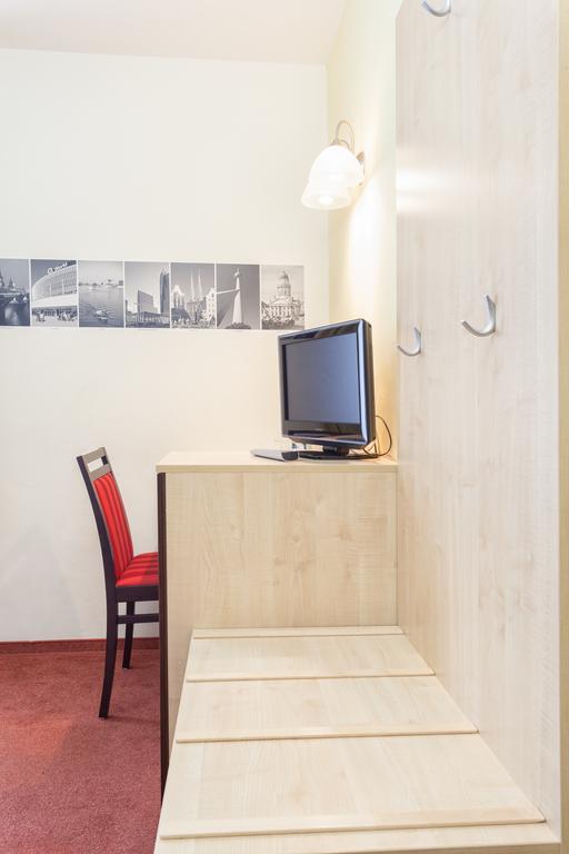 Hotel Mit-Mensch Βερολίνο Εξωτερικό φωτογραφία