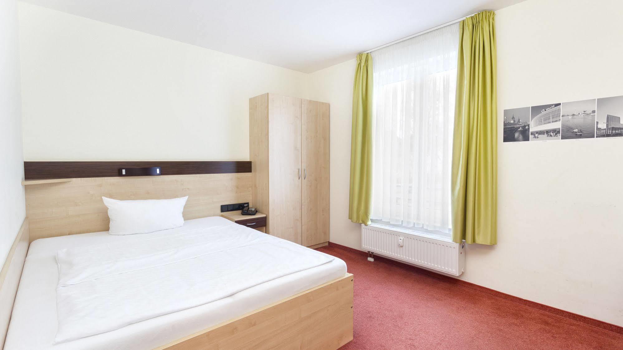 Hotel Mit-Mensch Βερολίνο Εξωτερικό φωτογραφία