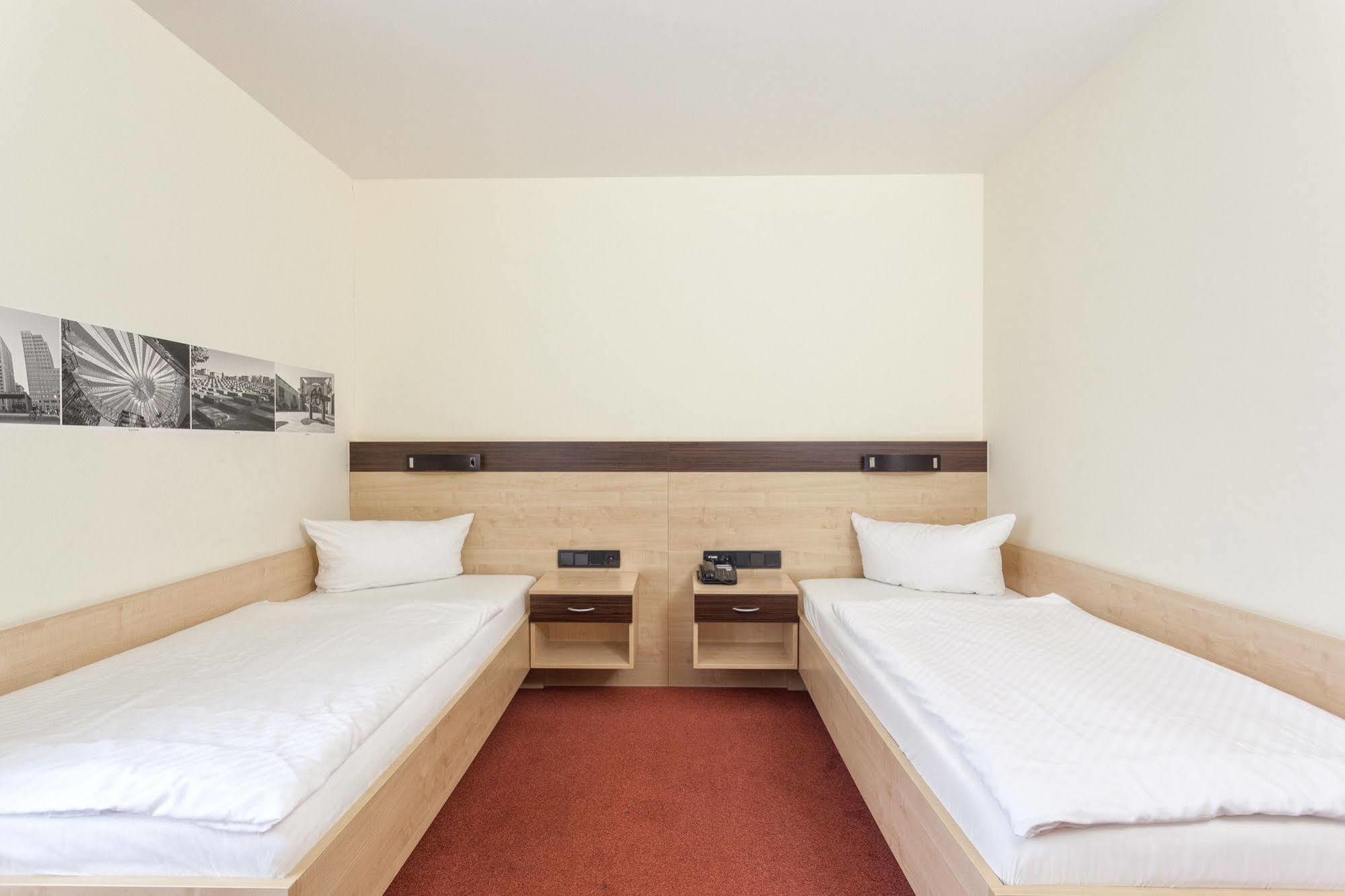 Hotel Mit-Mensch Βερολίνο Εξωτερικό φωτογραφία